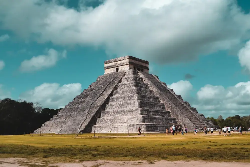 Visitors at Chichen Itza ruins — appropriate dress code guide