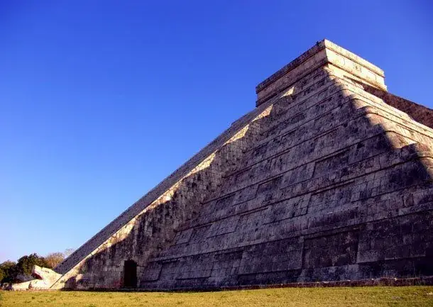 Kukulkan equinox serpent shadow on El Castillo pyramid at Chichen Itza