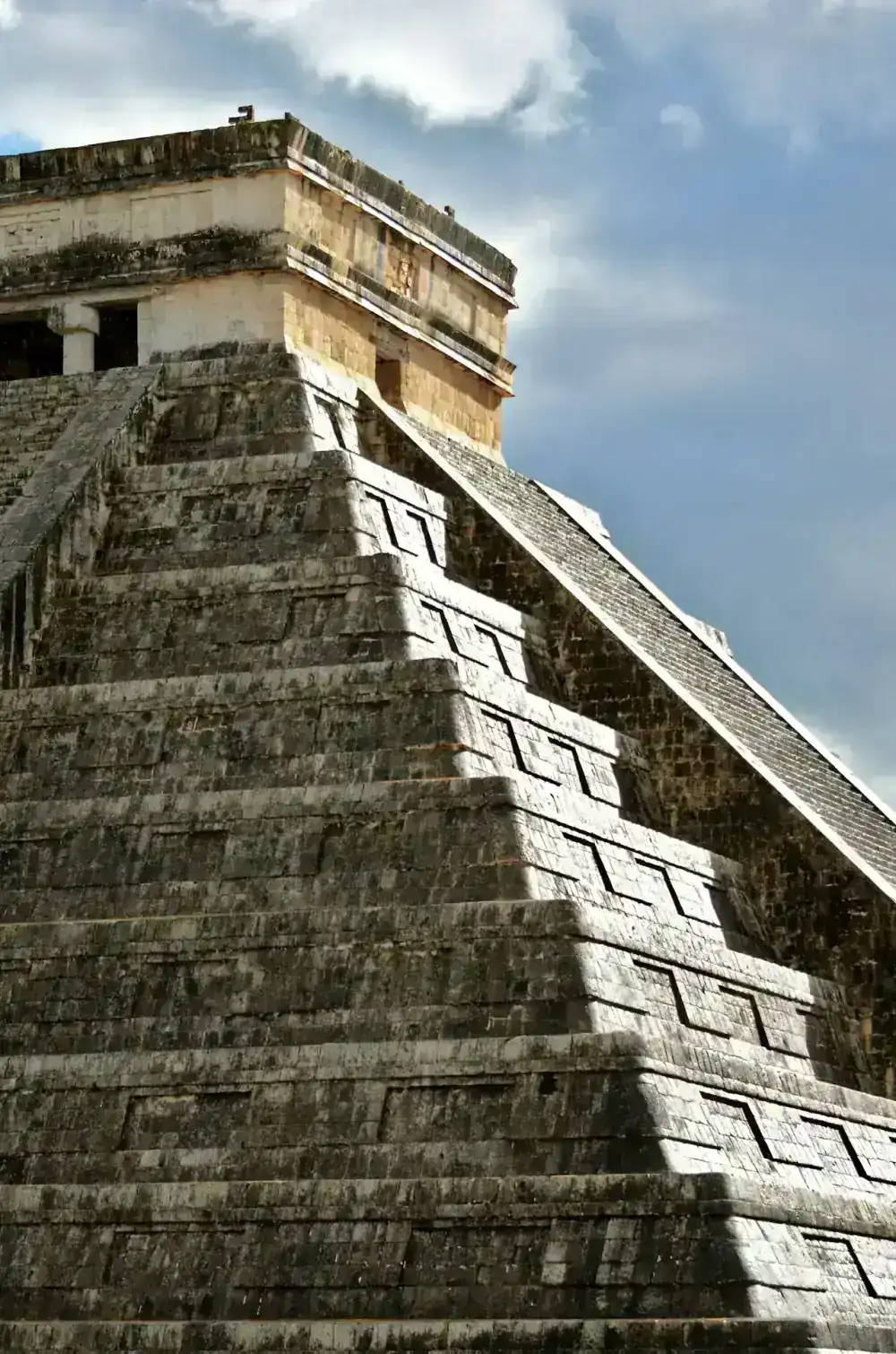 Private tour vehicle at Chichen Itza - tour pricing guide